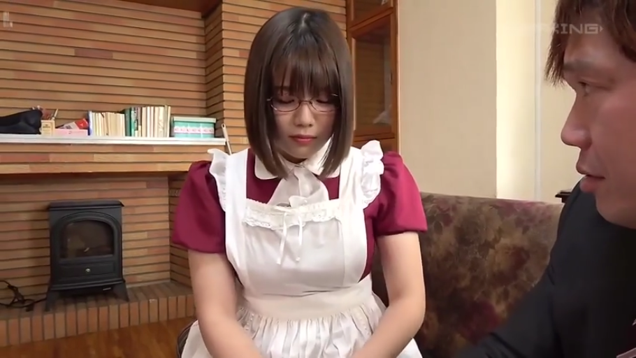 低头 · 眼镜 · 客厅 · 酒红色女仆装 · 女性面部特写