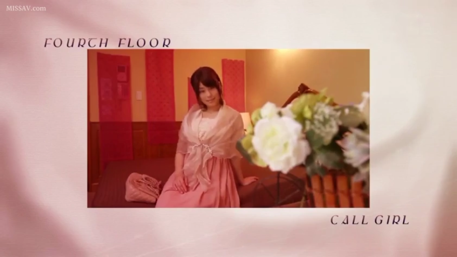 坐姿 · 全身 · 微笑 · 酒店房间 · 凝视 · 日本AV · 粉色连衣裙 · 鲜花