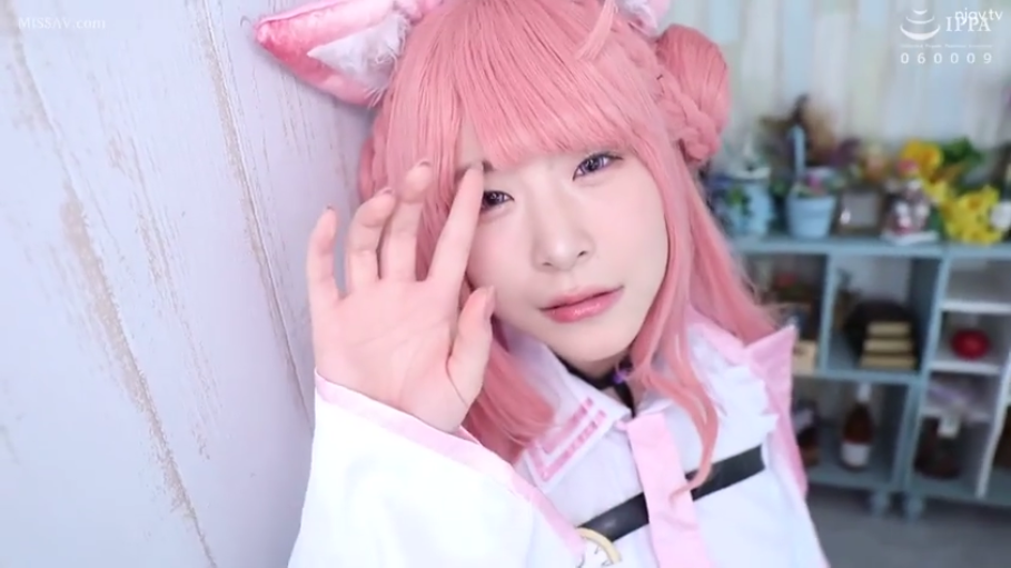 诱惑 · Cosplay服饰 · 头部特写 · 室内卧室 · 猫耳头饰 · 画风精致