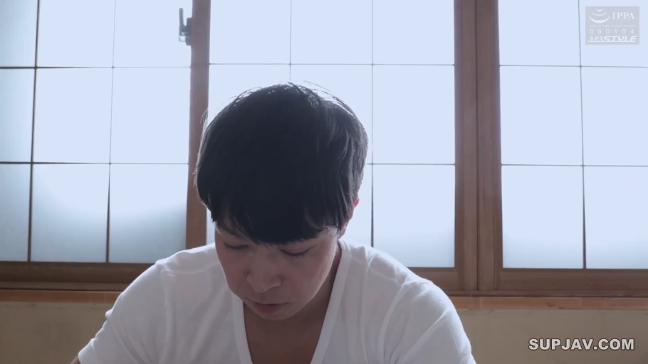 室内 · 平凡 · 头部特写 · 白いTシャツ · 口交