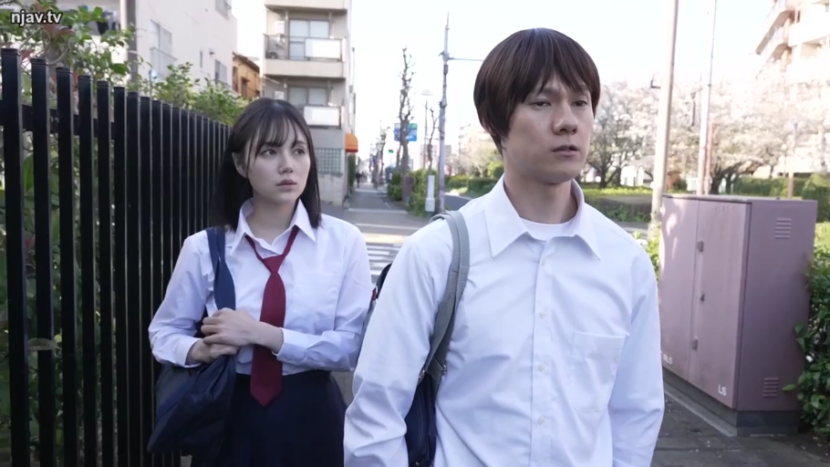 深色百褶裙