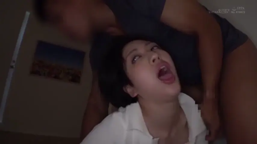 寝室 · 后入式 · 白色衬衫 · 张嘴伸舌 · 女性面部表情特写