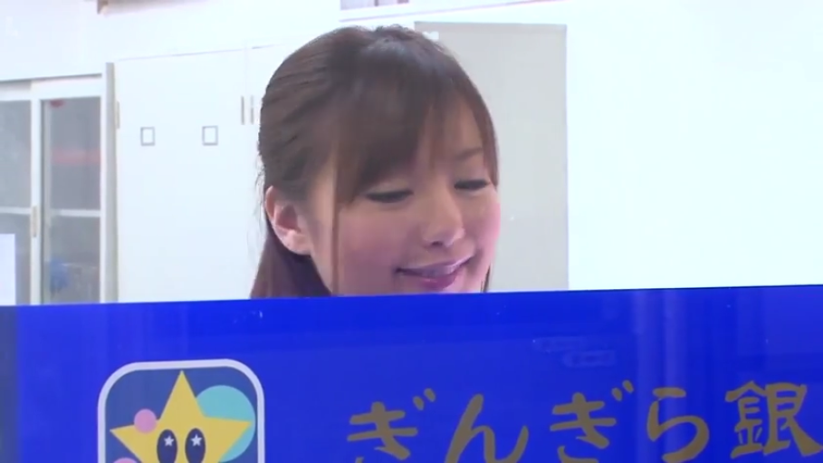 室内 · 微笑 · 面部特写