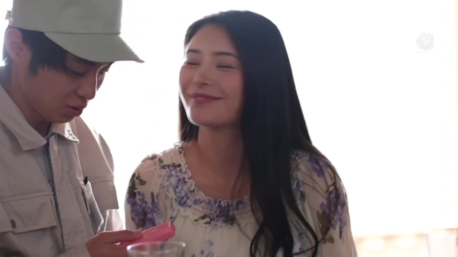 Indoor · Pink massager · 两人上半身特写 · 男人穿工装外套 · 男人低头查看道具