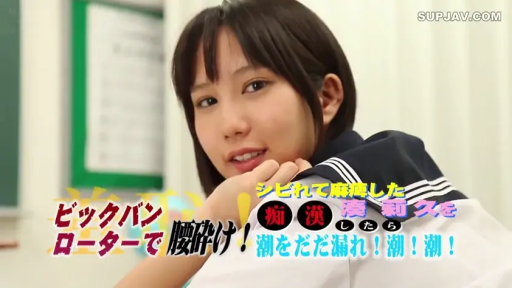 教室 · 回眸 · 微笑 · 面部特写 · 对视 · 水手服