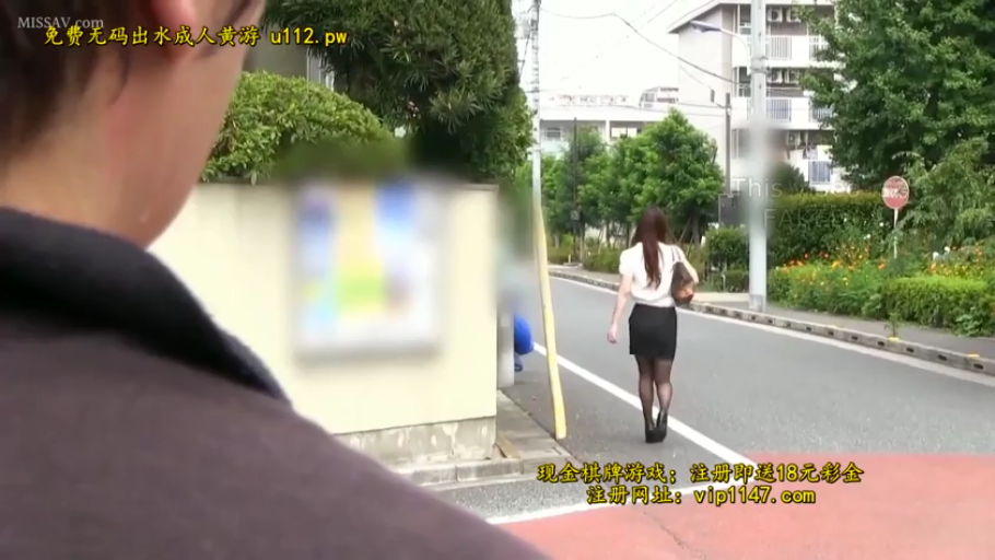 黑色连裤丝袜 · 室外 · 女子背影特写