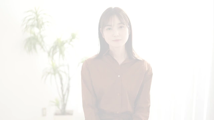 室内 · 迷离 · 站姿 · 面部特写 · 柔光 · 闭目 · 刺绣内衣