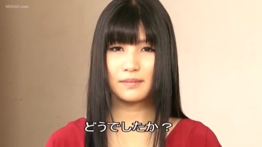 室内 · 面部特写 · 正面 · 红色上衣