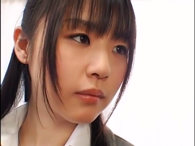室内 · 呆滞 · 五官特写 · 制服