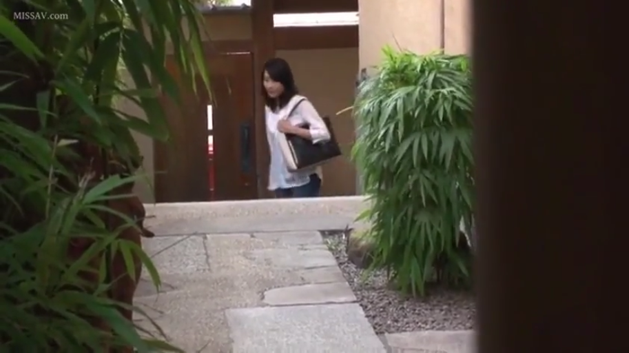 全身 · 白色衬衫 · 户外