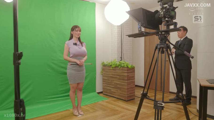 女性全身 · 职业表情 · 绿幕房 · 教鞭 · 格纹包臀短裙 · 专业摄影设备