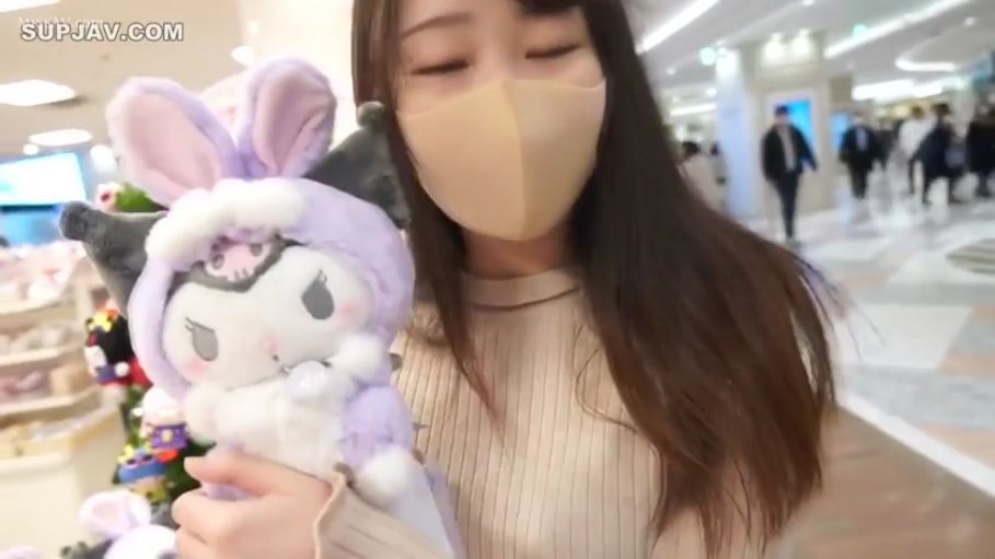 玩偶特写 · 微笑 · 口罩 · 玩偶 · 商场