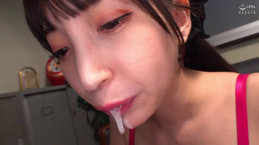 室内 · 嘴角精液特写 · 嘴角流涎 · 口爆 · 浓稠精液 · 桃红色内衣肩带