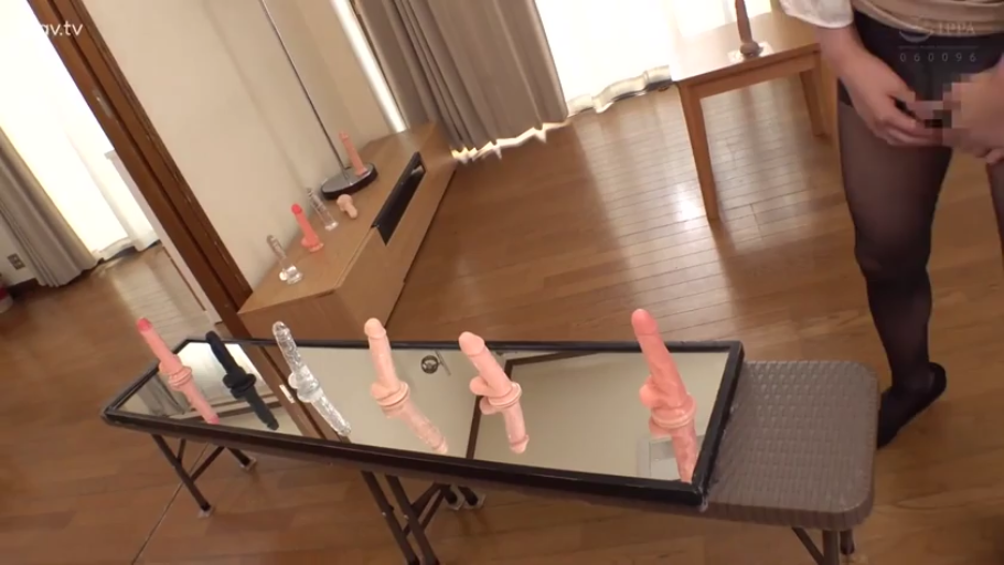 室内 · 站立 · 黑丝 · 全景 · 假阳具 · 准备 · 成人用品