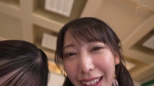 室内 · 脸部特写 · 开心 · POV视角