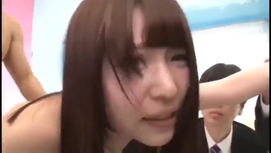 室内 · 俯身 · 脸部特写 · 全裸