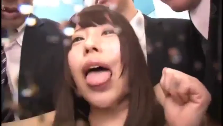 室内 · 脸部 · 仰头 · 西装