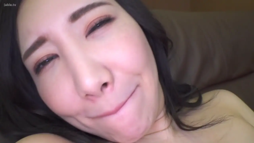 室内 · 脸部特写 · 裸体 · 卧姿