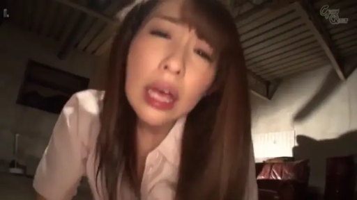 室内 · 俯身 · 脸部特写 · 衬衫