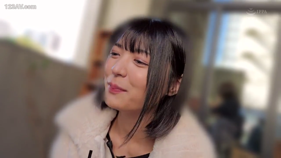 室内 · 温柔 · 面部特写 · 米白色毛绒外套