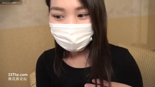 室内 · 平静 · 面部特写 · 口罩 · 白色口罩 · 无