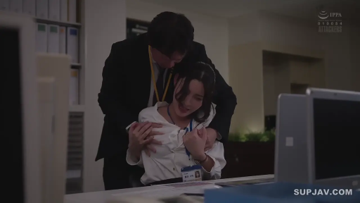 办公室 · OL制服 · 上半身特写 · 难以抗拒 · 工牌挂绳 · 抚摸乳房
