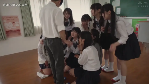 教室 · 日本校服 · 害羞