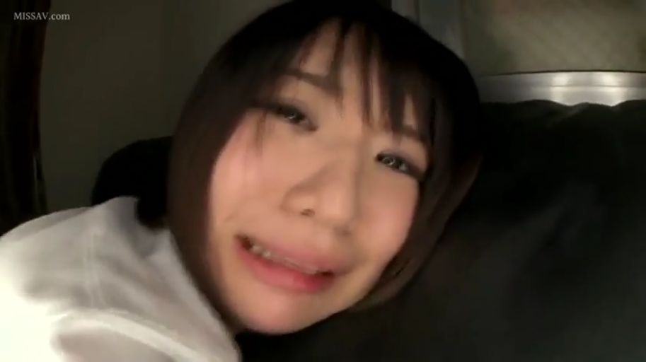 床上 · 动情 · 面部特写 · 白色上衣