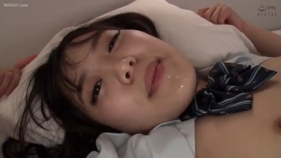 脸部特写 · 卧室 · 仰卧 · JK制服