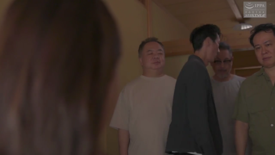 走廊 · 注视 · 休闲上衣 · IPPA标志