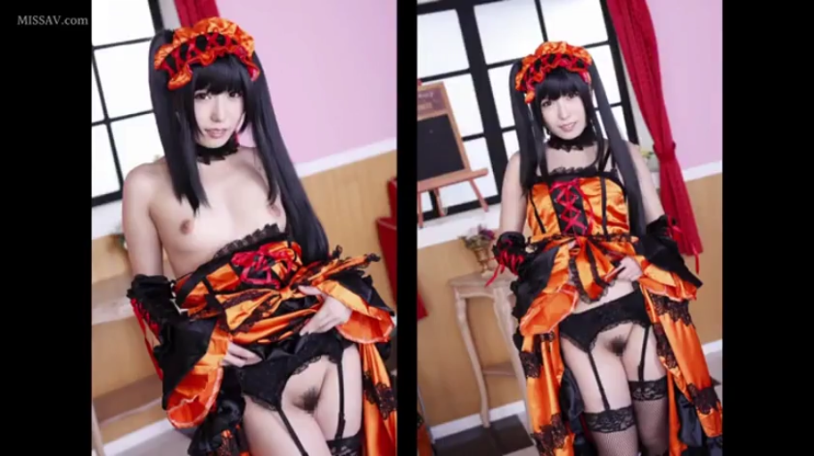乳房特写 · 室内卧室 · 女仆头饰 · 橙黑色女仆装 · 诱惑眼神 · 自然阴毛
