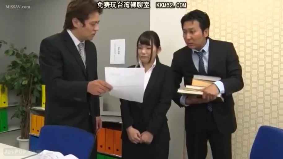 委屈 · 办公室 · 站立 · 中景 · 职业装 · OL · 训斥 · 文件