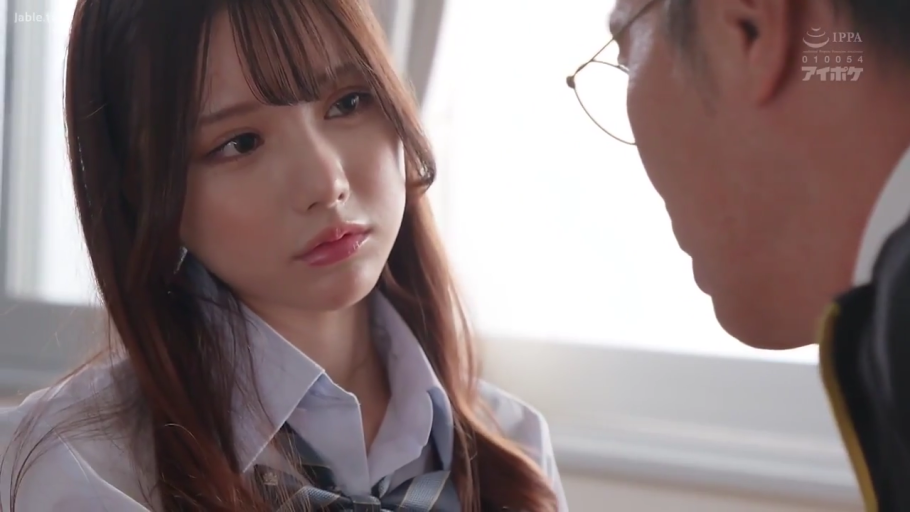 室内 · 无奈 · 眼镜 · 领结 · 女优面部特写