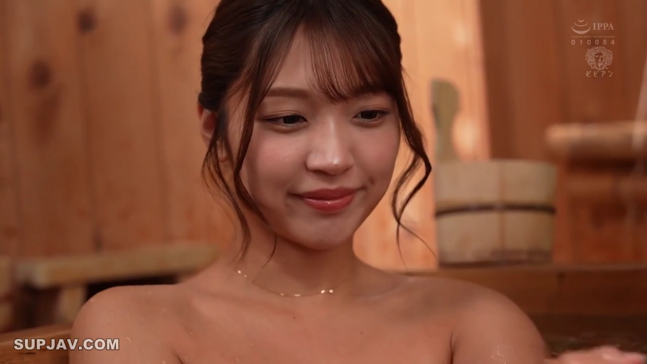 肩部特写 · 温泉 · 温柔 · 裸体 · 木桶 · 有水滴