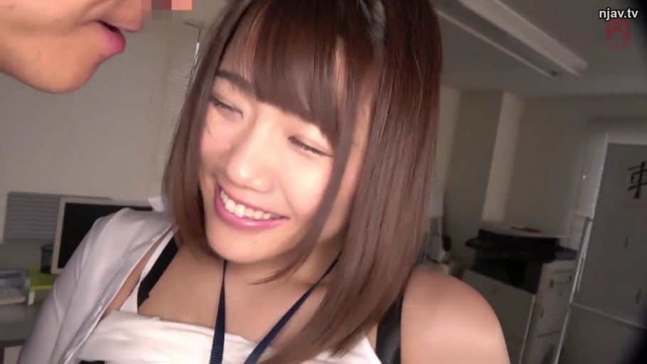 脸部特写 · 办公室 · 微笑 · 职业装 · 调情 · POV · 面对面 · 工作证