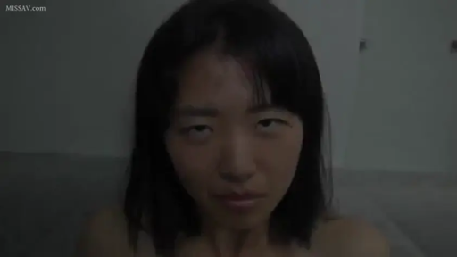 室内 · 面部 · 迷离 · 裸体 · 凝视 · 昏暗 · 正面