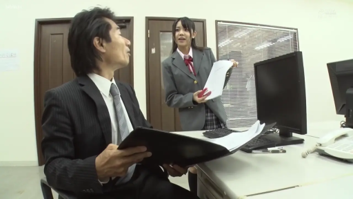 站姿 · 交谈 · 办公室 · 中景 · 文件夹 · 自然 · 西装 · 职场剧情