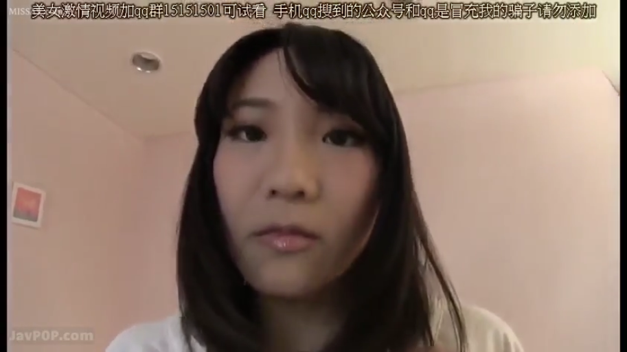 室内 · 脸部特写 · 平静 · 白色上衣 · 注视 · 亚洲女性 · 正面