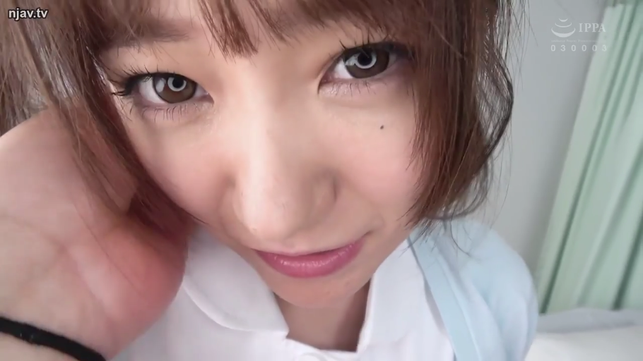 室内 · 脸部 · 护士服 · 平静 · 对视 · POV · 正面