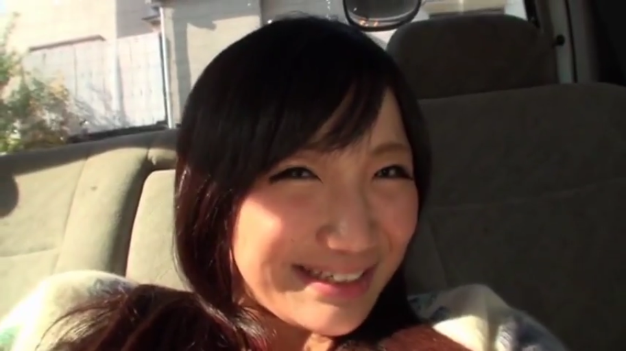 脸部特写 · 温柔 · 车内 · 自然光 · 浅色针织衫