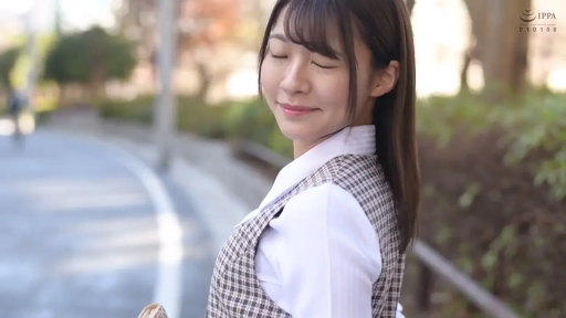 面部 · 户外 · 侧身回眸 · 格子背心