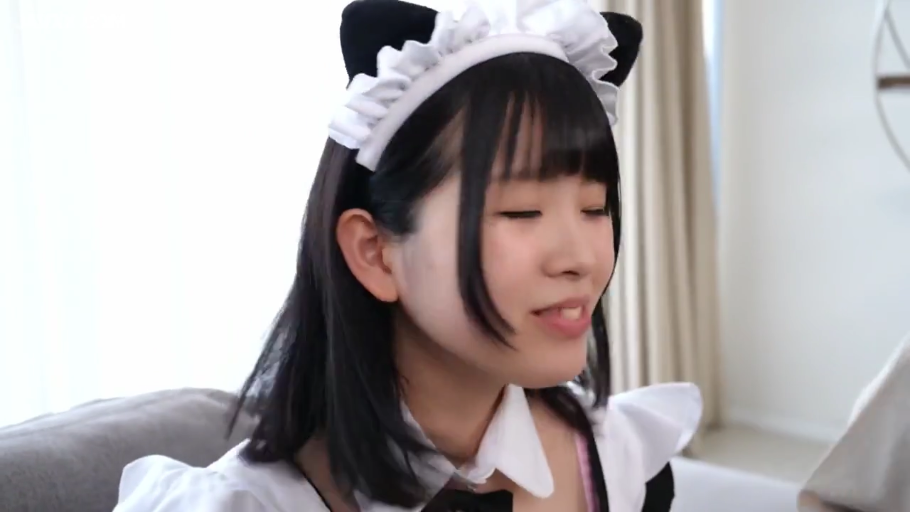 室内 · 脸部特写 · 羞涩 · 女仆装 · 猫耳女仆发箍