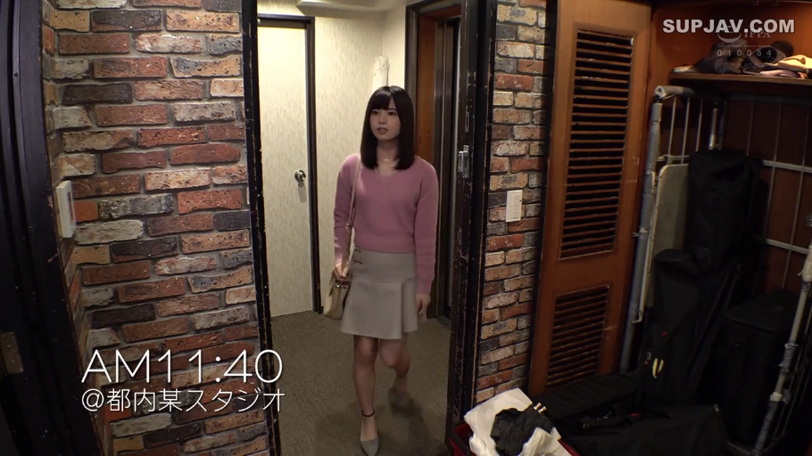 平静 · 平底鞋 · 单肩包 · 室内工作室 · 时间戳AM11:40