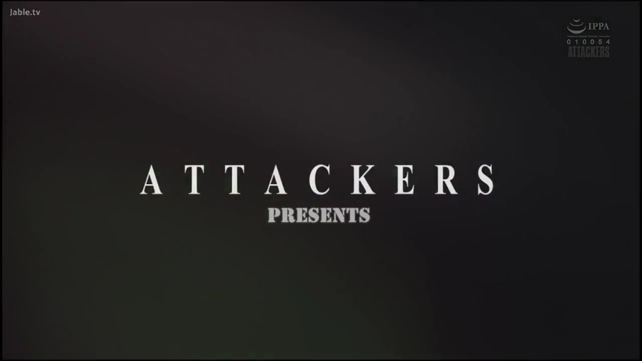 黑色背景 · 片头文字