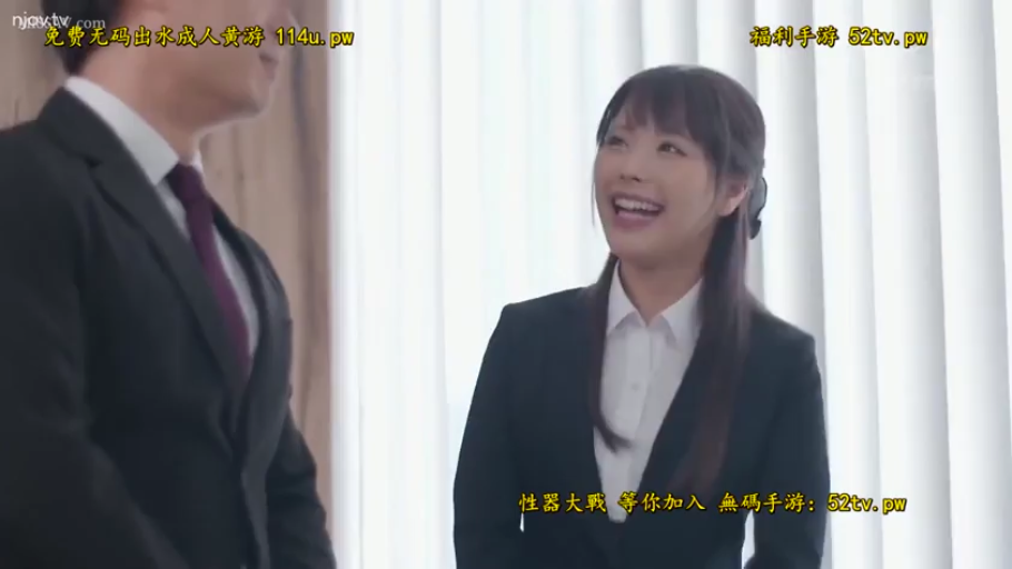 领带 · 办公室 · 笑 · 人物半身特写