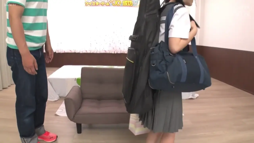 室内 · 站立 · 全景 · 水手服 · 准备离开