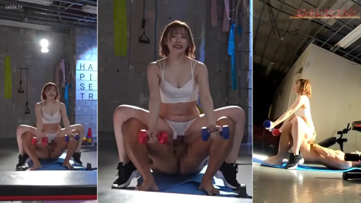 抽插 · 哑铃 · 白色运动内衣 · 健身房 · 上半身健身姿态 · 画面有打码 · 兴奋喘息