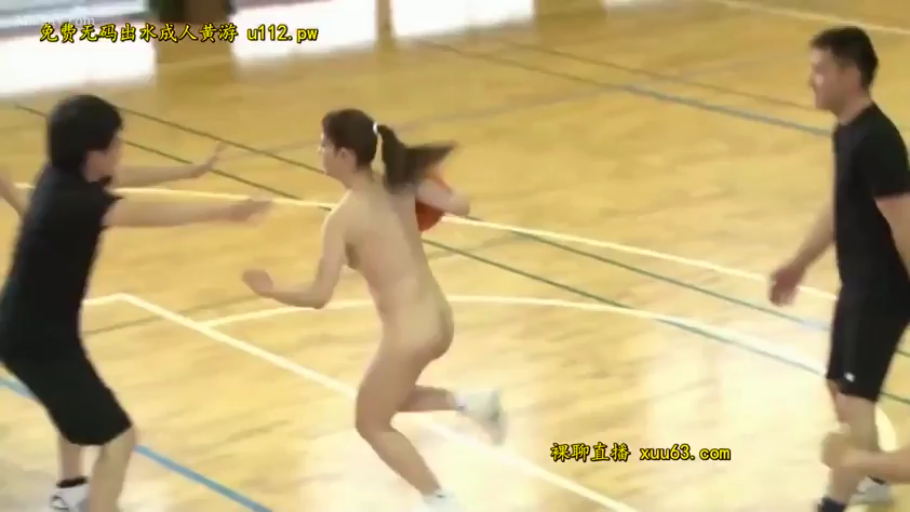 专注 · 裸体 · 篮球 · 无遮挡 · 室内篮球场