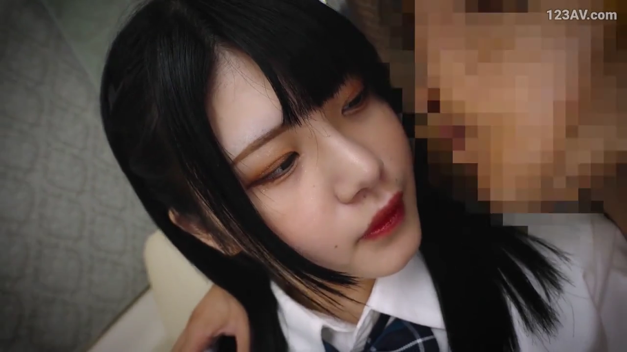 室内 · 脸部特写 · JK制服 · 长发 · 亲密接触 · 迷茫 · 被抱住