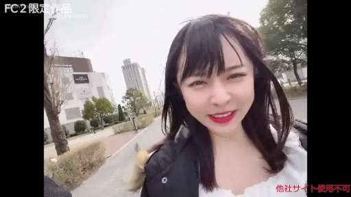 甜美 · 面部特写 · 对着镜头微笑 · 户外街道 · 黑色夹克 · FC2 · 站立自拍